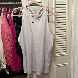 NIKE PRO DRI-FIT IN GOOD CONDITION WHITE WORKOUT TANK TOP SIZE XL